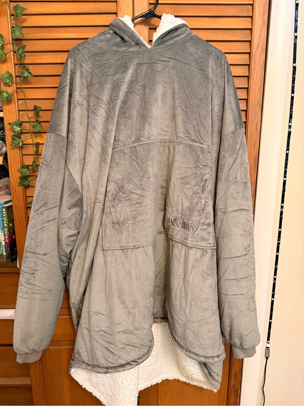 Comfy Gray Sherpa-Lined Men's Hoodie Blanket
